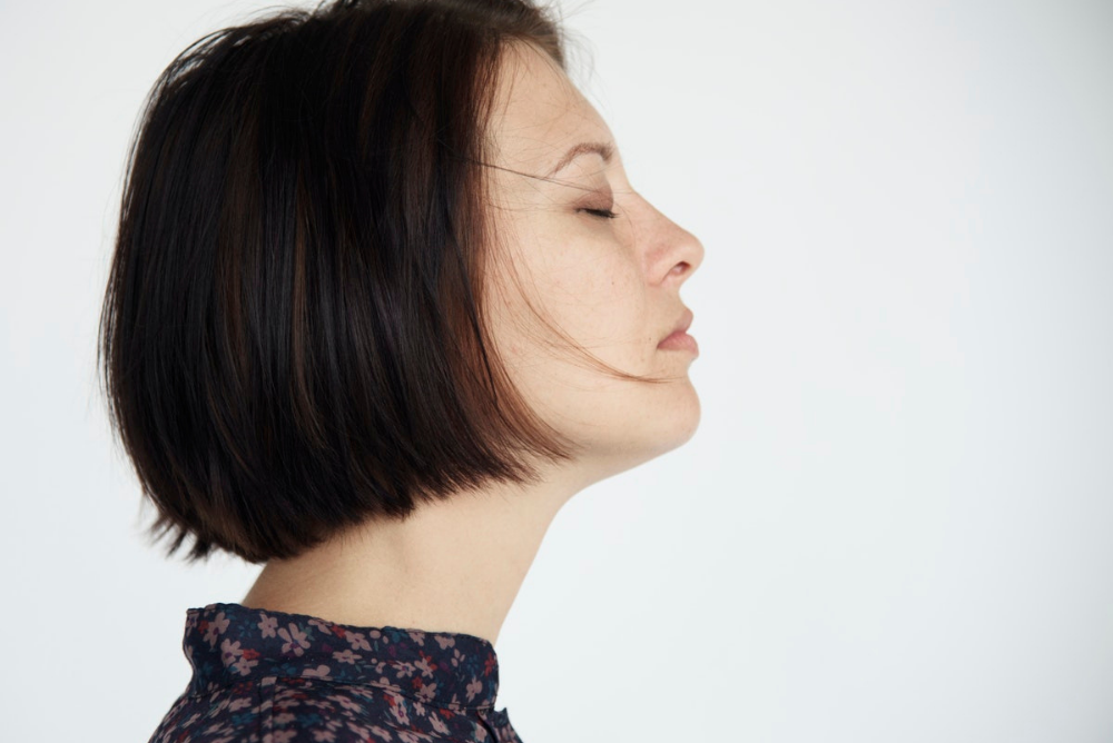 woman-head-up-breathing-air